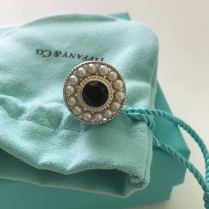 Authentic Tiffany&Co pearl and black onyx ring-4